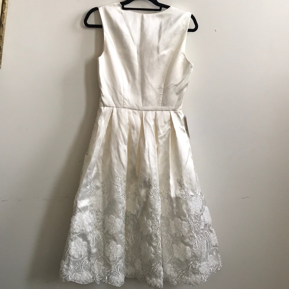 Chi Chi London Pearl ivory dress wedding or cocktail - Picture 7 of 14